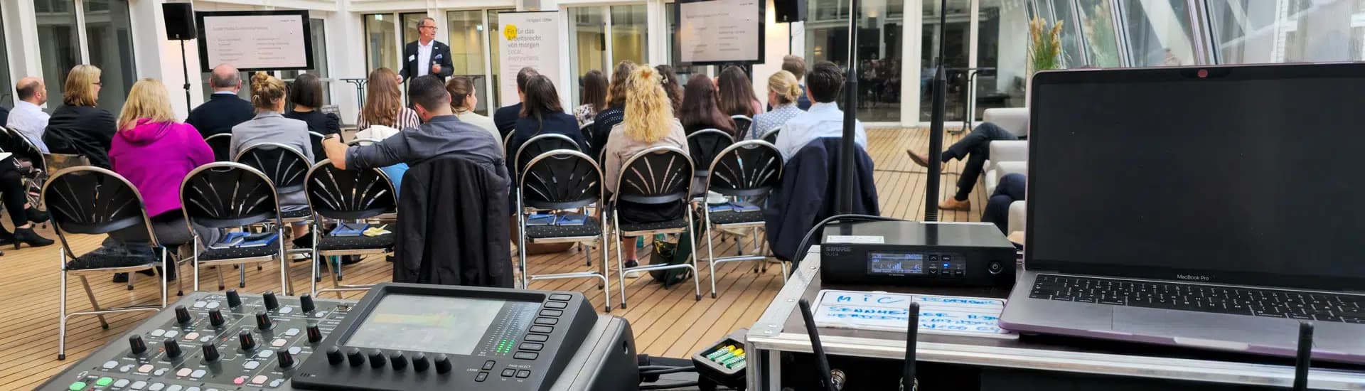 Beamer mieten Münster – Hochwertige Präsentationstechnik für Ihr Event