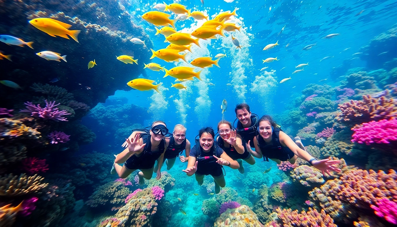 Tauchen lernen Mexiko mit einer Gruppe diverser Taucher, die eine Lektion in lebhaften Korallenriffen genießen.